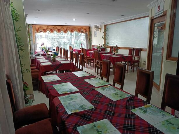 Imagen del bar/restaurante del Hotel Orchid, Guwahati. Foto 10