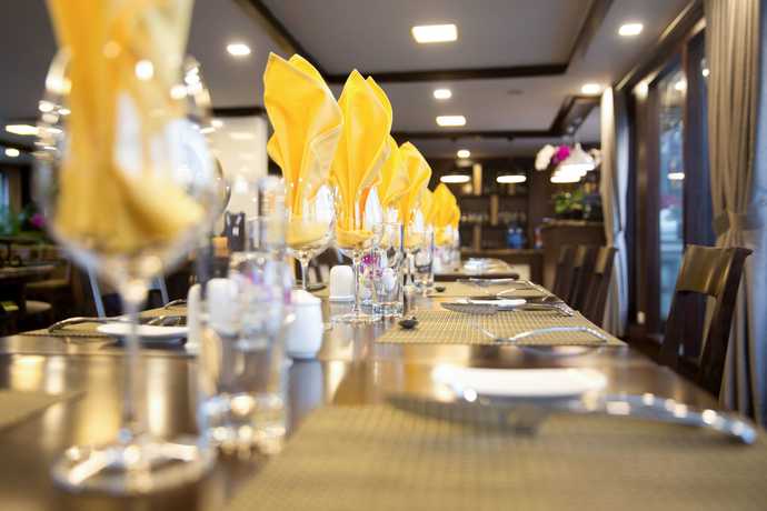 Imagen del bar/restaurante del Hotel Orchid Halong Cruise. Foto 7