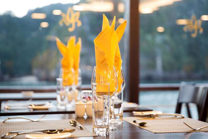 Imagen de los exteriores del Hotel Orchid Halong Cruise. Foto 19