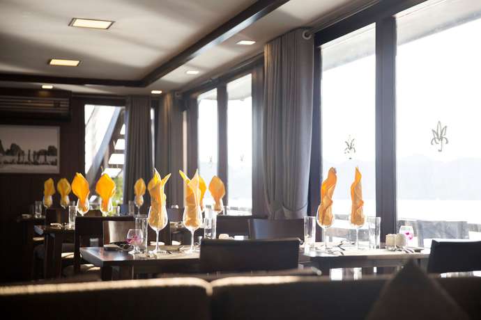 Imagen del bar/restaurante del Hotel Orchid Halong Cruise. Foto 16