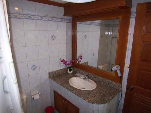 Imagen de la habitación del Hotel Orchid Residence. Foto 9