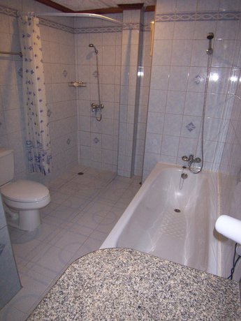Imagen de la habitación del Hotel Orchid Residence. Foto 17