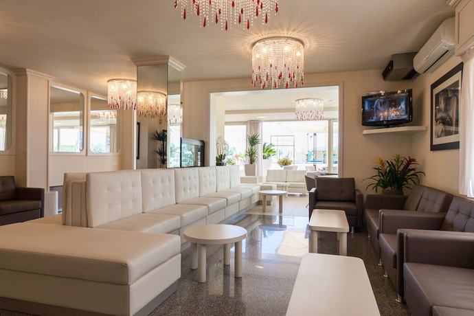 Imagen de los interiores del Hotel Orchidea, Pinarella di Cervia. Foto 17