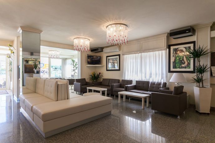 Imagen de los interiores del Hotel Orchidea, Pinarella di Cervia. Foto 20