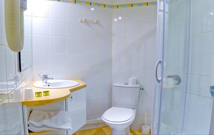 Imagen de la habitación del Hotel Orchidées. Foto 6