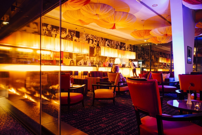 Imagen del bar/restaurante del Hotel Orea Angelo Praha. Foto 7