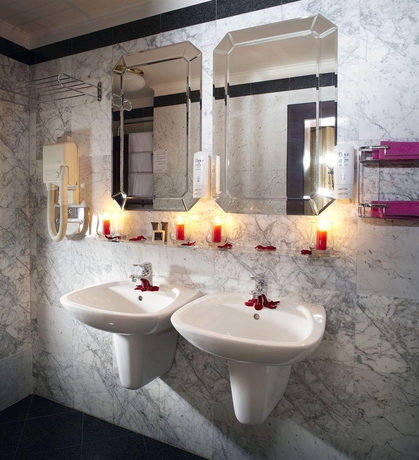 Imagen general del Hotel Orea Excelsior. Foto 12