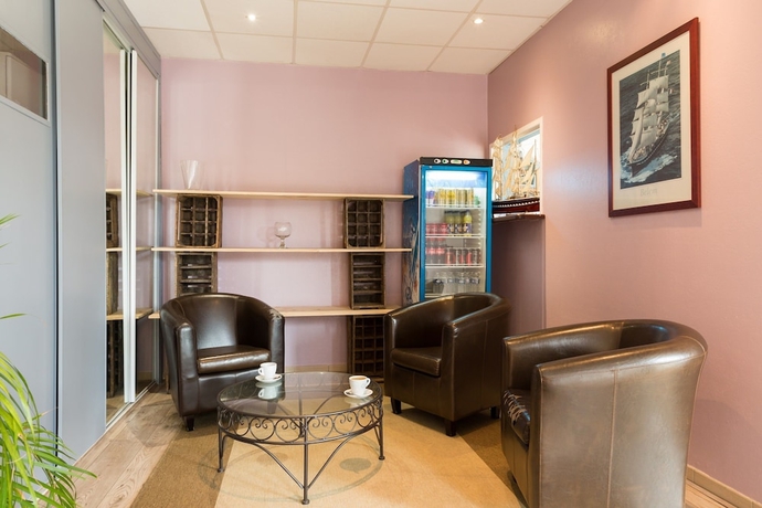 Imagen de los interiores del Hotel Oré. Foto 19