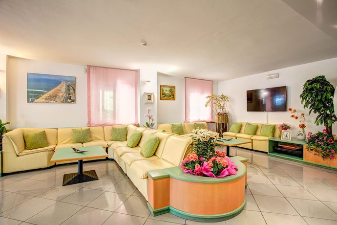 Imagen de los interiores del Hotel Oregon. Foto 18