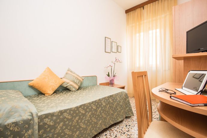 Imagen de la habitación del Hotel Oregon. Foto 3