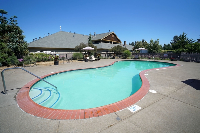 Imagen de la piscina del Hotel Oregon Garden Resort. Foto 16