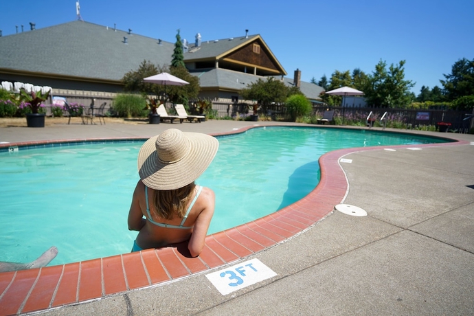 Imagen de la piscina del Hotel Oregon Garden Resort. Foto 17