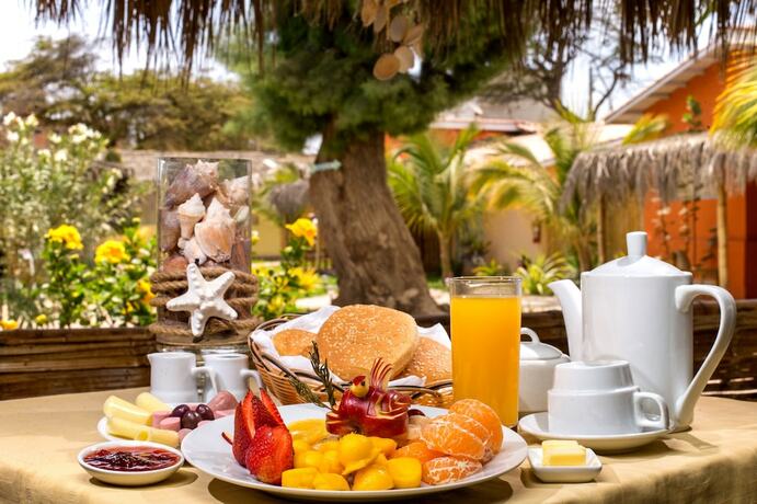 Imagen del bar/restaurante del Hotel Organos Beach. Foto 21