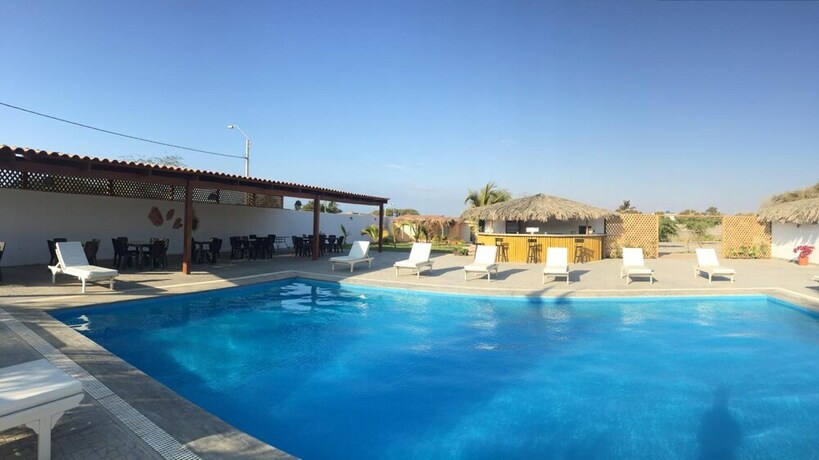 Imagen de la piscina del Hotel Organos Beach. Foto 32