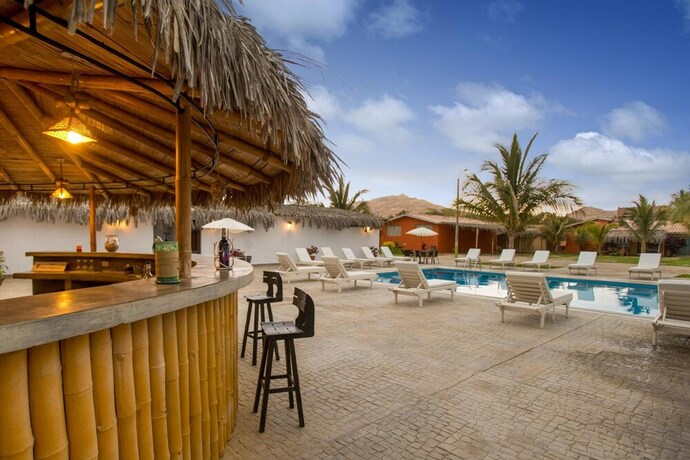 Imagen de la piscina del Hotel Organos Beach. Foto 37