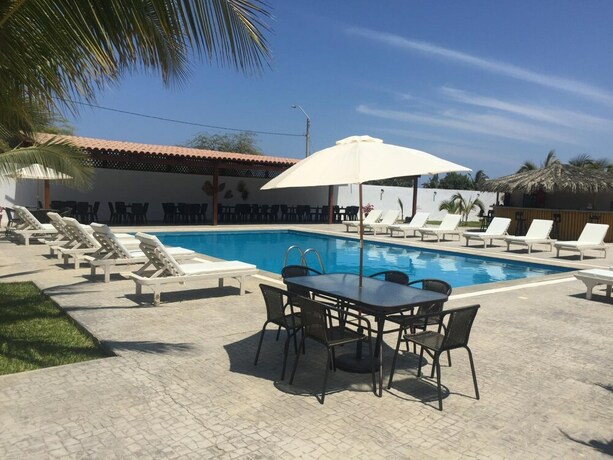 Imagen de la piscina del Hotel Organos Beach. Foto 38