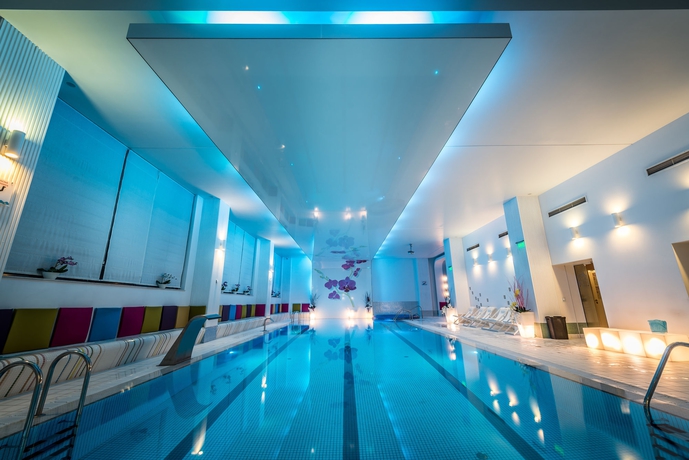 Imagen de la piscina del Hotel Orhideea Residence and Spa. Foto 12