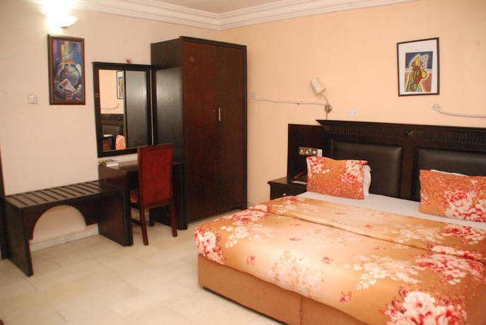 Imagen de la habitación del Hotel Orian. Foto 7