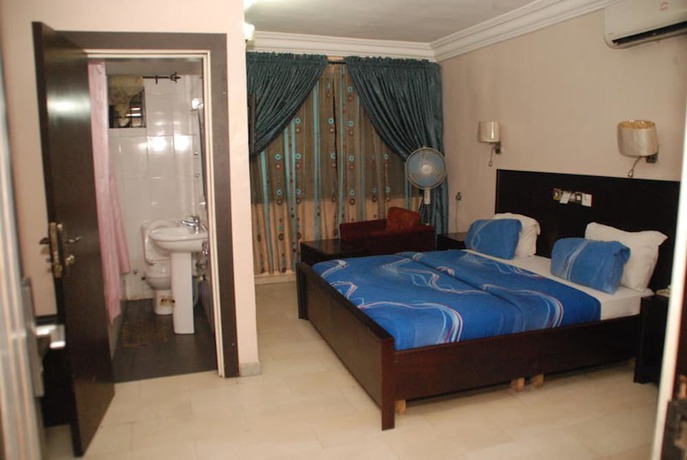 Imagen de la habitación del Hotel Orian. Foto 8