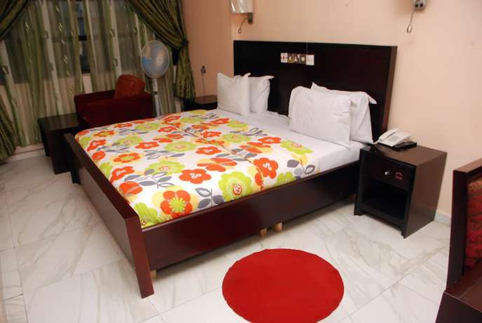 Imagen de la habitación del Hotel Orian. Foto 10