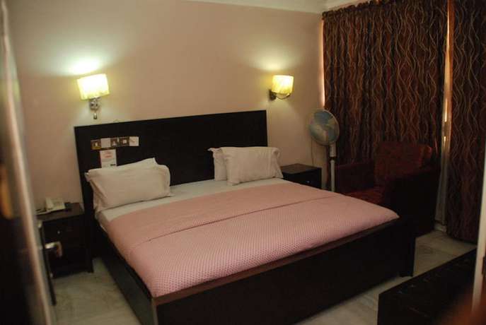 Imagen de la habitación del Hotel Orian. Foto 14