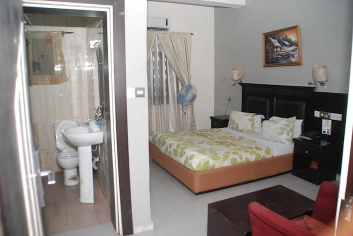 Imagen de la habitación del Hotel Orian. Foto 15