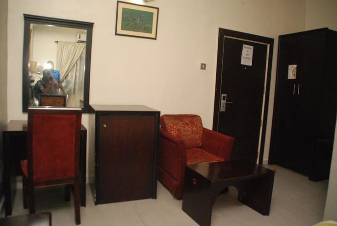 Imagen de la habitación del Hotel Orian. Foto 16