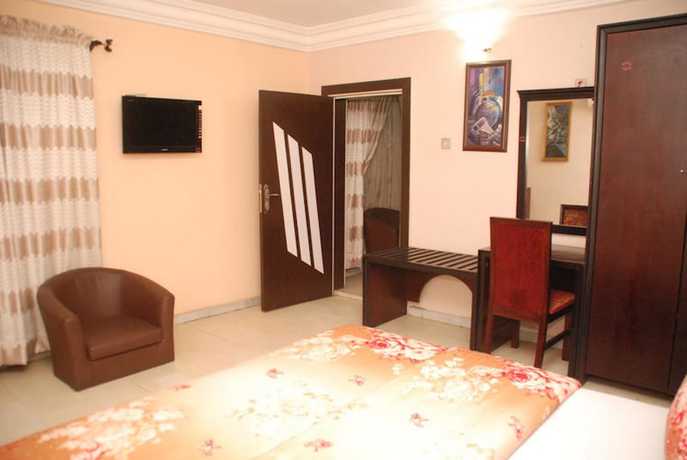 Imagen de la habitación del Hotel Orian. Foto 17