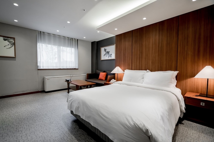 Imagen de la habitación del Hotel Oriens and Residences. Foto 16