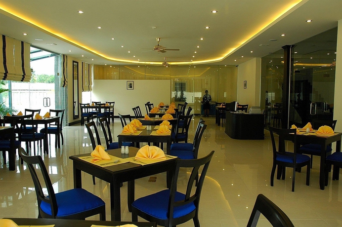 Imagen del bar/restaurante del Hotel Orient D'Angkor. Foto 3