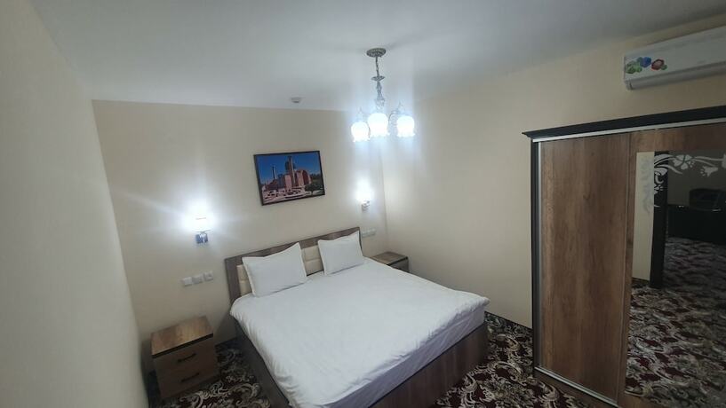 Imagen de la habitación del Hotel Orient Grand. Foto 13