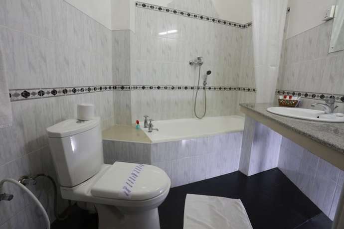 Imagen de la habitación del Hotel Orient, Kebillawela. Foto 12