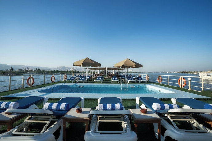 Imagen de la piscina del Hotel Orient Nile Romance Nile Cruise - Every Saturday from Luxor for 07 and 04 Nights - Every Wednesday F. Foto 16
