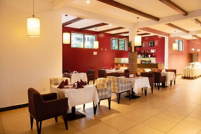 Imagen del bar/restaurante del Hotel Orient Park. Foto 12
