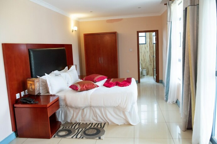 Imagen de la habitación del Hotel Orient Park. Foto 15