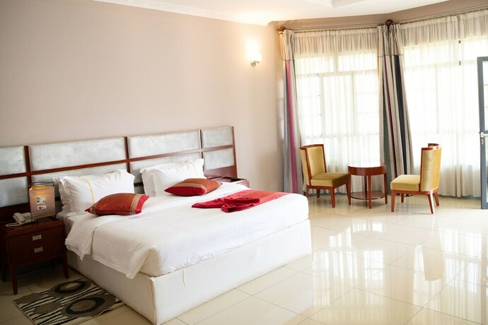 Imagen de la habitación del Hotel Orient Park. Foto 22