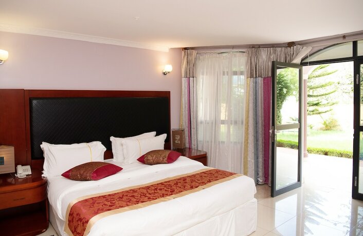 Imagen de la habitación del Hotel Orient Park. Foto 23