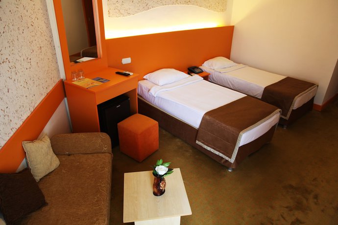 Imagen de la habitación del Hotel Orient Resort. Foto 6