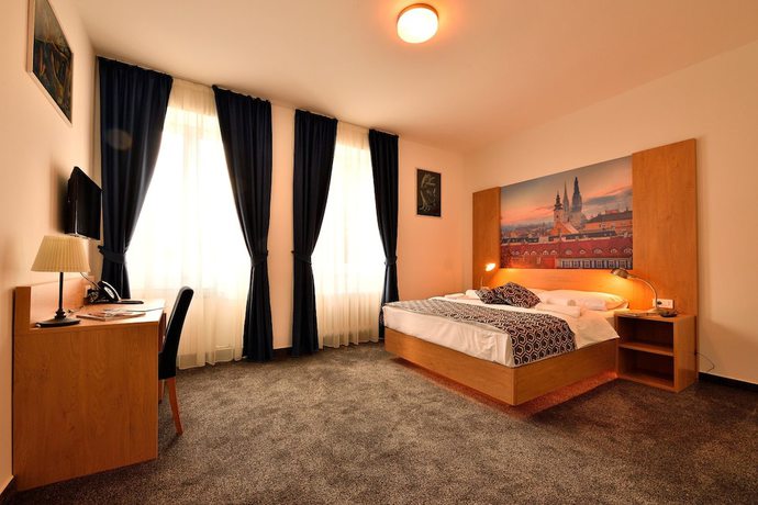 Imagen de la habitación del Hotel Orient Zagreb. Foto 11