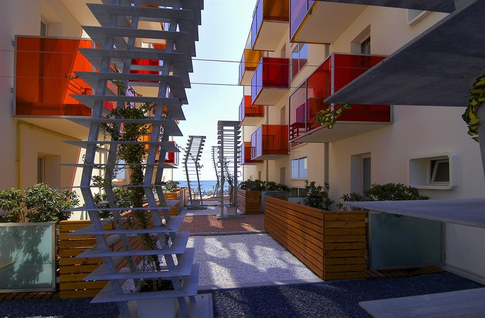 Imagen de los exteriores del Hotel Orient and Pacific. Foto 8