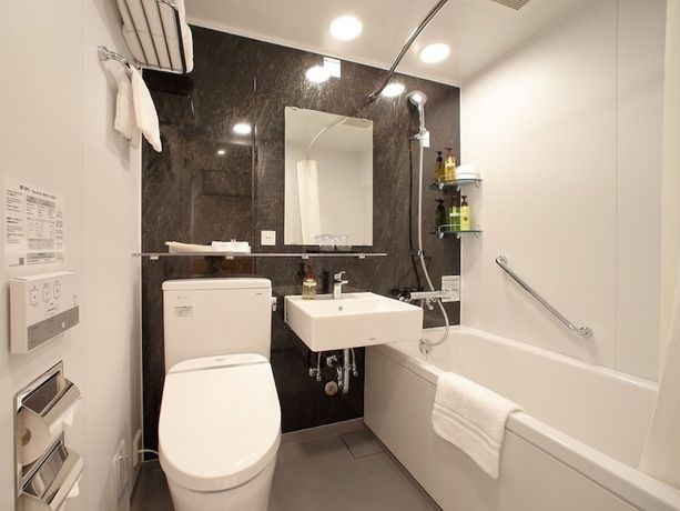 Imagen de la habitación del Hotel Oriental Express Tokyo Kamata. Foto 5