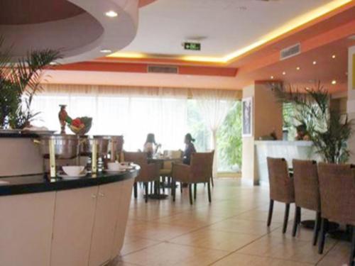 Imagen general del Hotel Oriental Glory. Foto 4