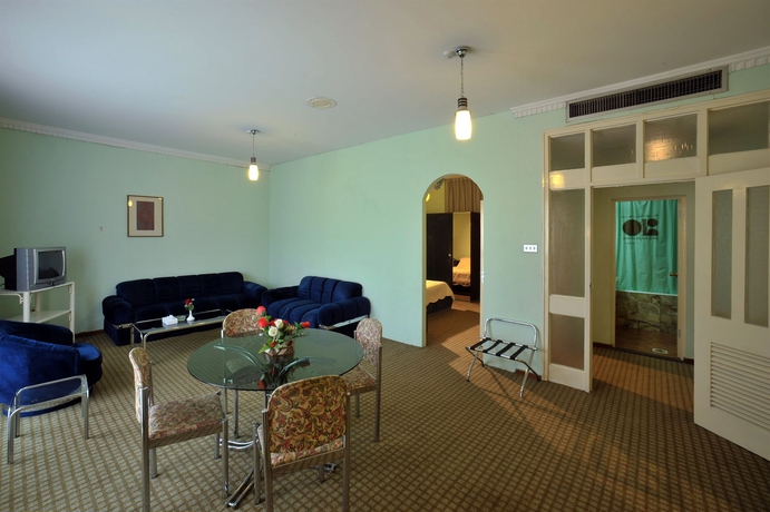 Imagen de los interiores del Hotel Oriental Palace. Foto 12