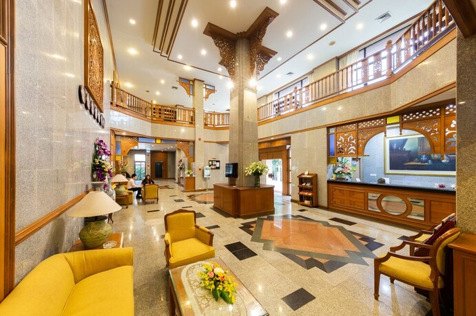 Imagen del bar/restaurante del Hotel Oriental Palace, Hanoi. Foto 19