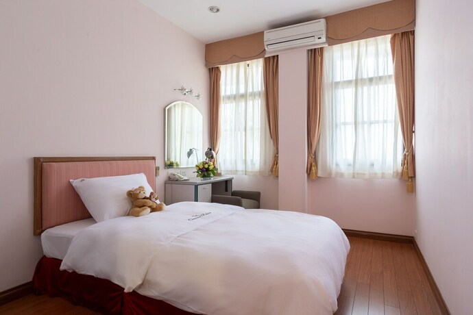 Imagen de la habitación del Hotel Oriental Palace, Hanoi. Foto 22