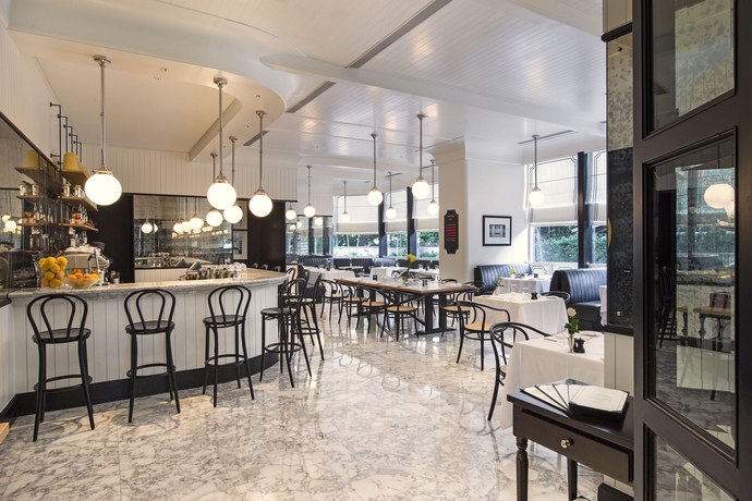 Imagen del bar/restaurante del Hotel Oriental Residence Bangkok. Foto 3