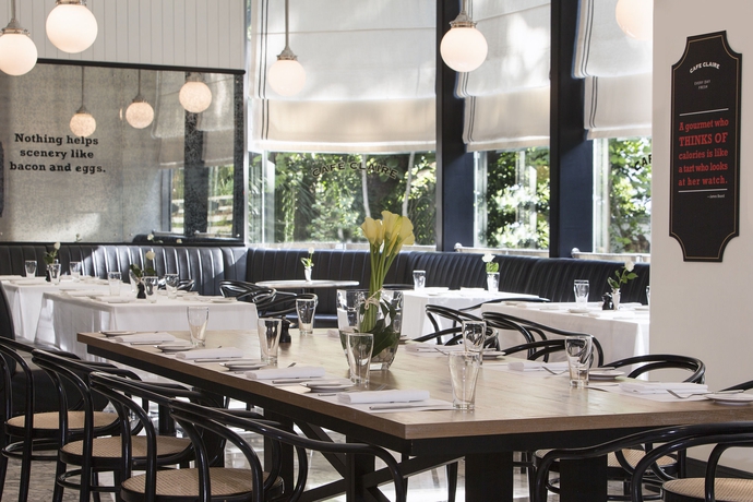 Imagen del bar/restaurante del Hotel Oriental Residence Bangkok. Foto 5