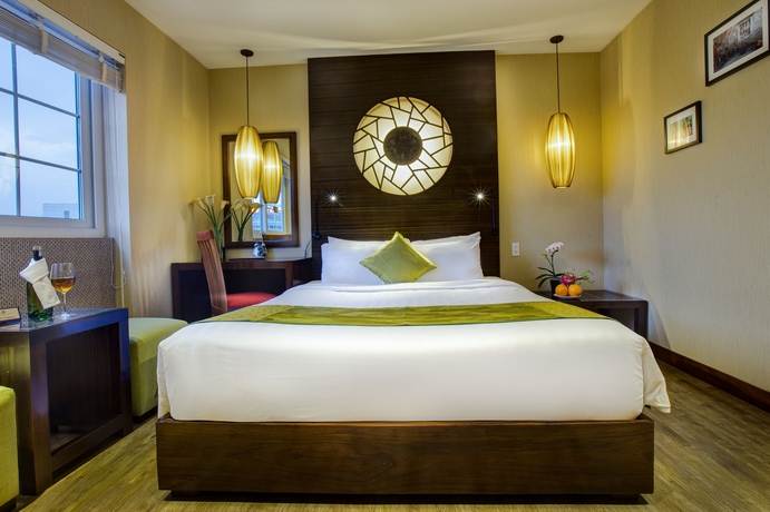 Imagen de la habitación del Hotel Oriental Suite and Spa. Foto 10