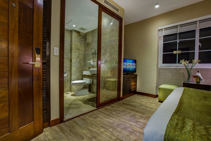 Imagen de la habitación del Hotel Oriental Suite and Spa. Foto 11