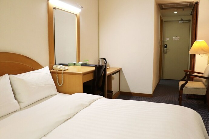 Imagen de la habitación del Hotel Oriental, Tainan. Foto 16